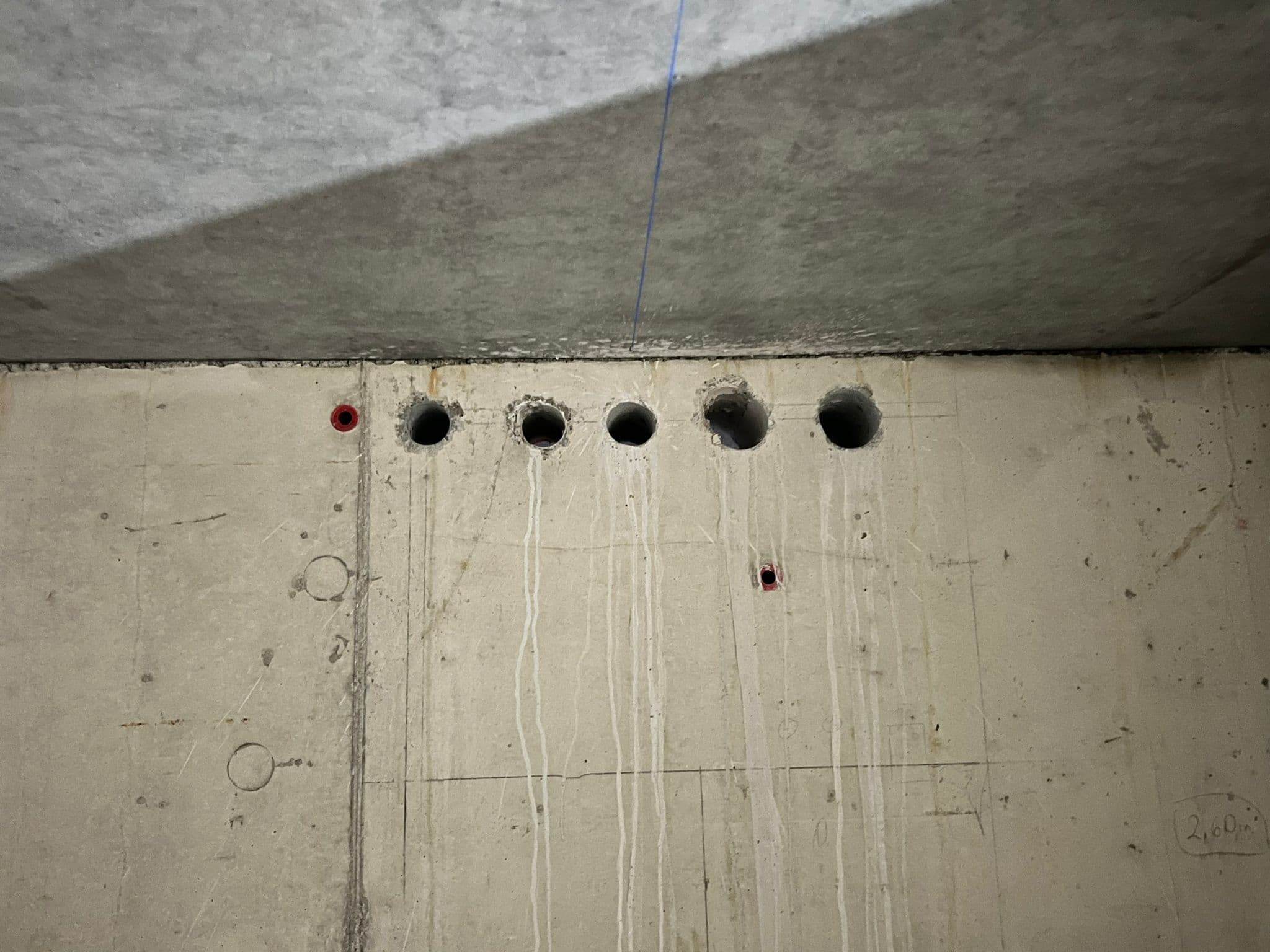 Kernbohrungen Ø 50–160 mm in Stahlbeton, staubarme Nassbohrung, Mehrfamilienhaus Dortmund (2025)